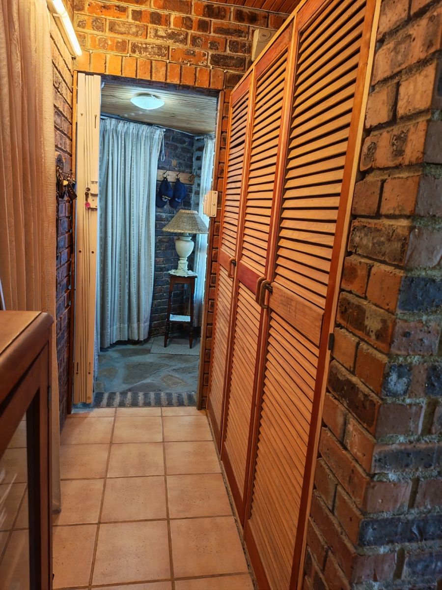 4 Bedroom Property for Sale in Bettys Bay Western Cape